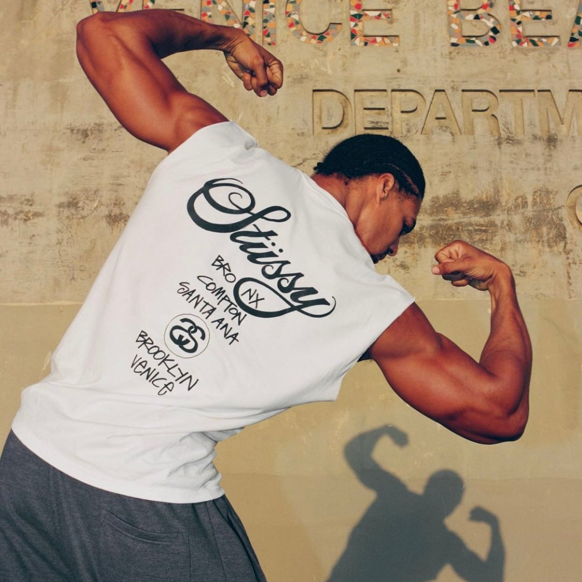 Stüssy - La Familia Street Culture