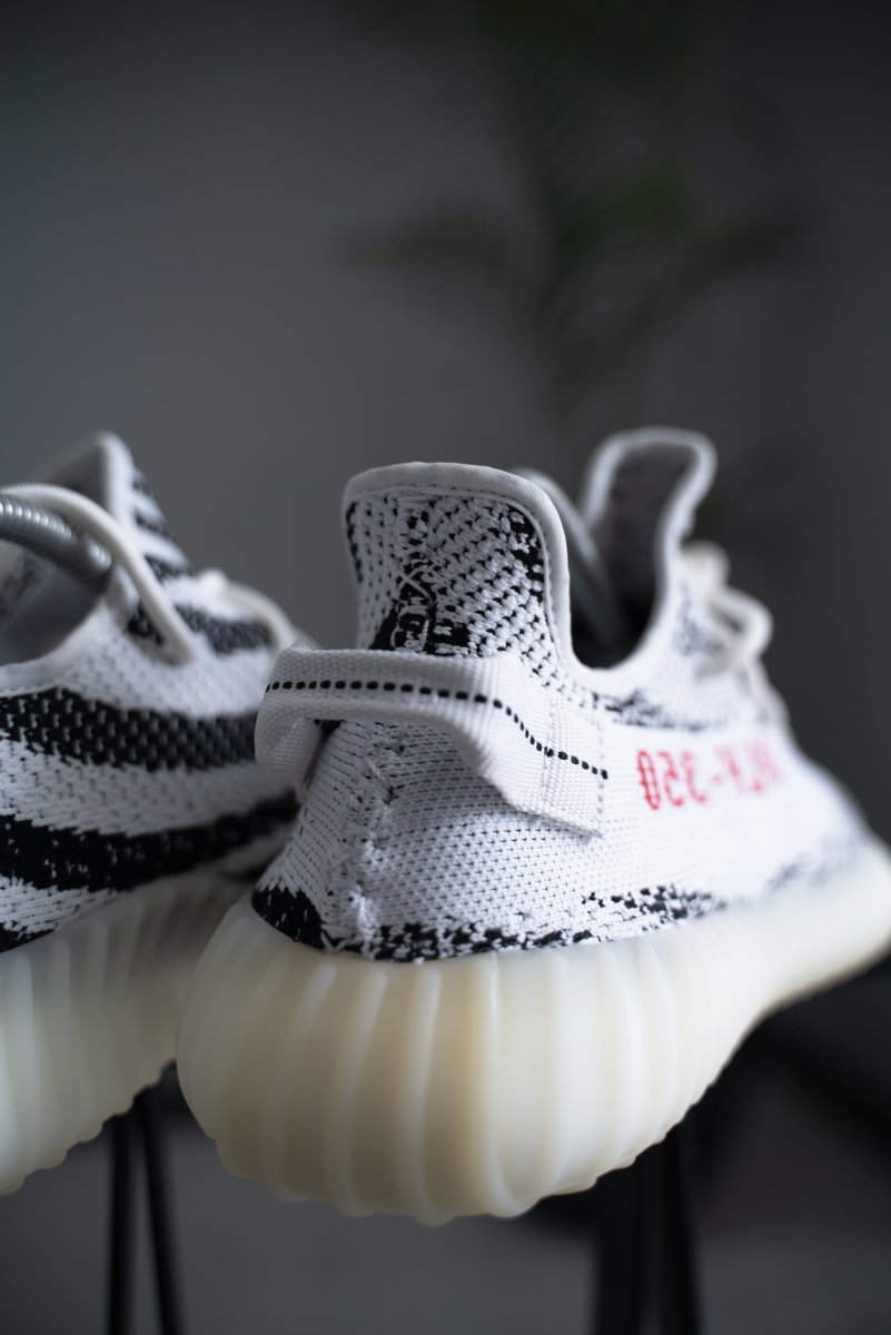 Adidas Yeezy Boost 350 V2 Zebra - La Familia Street Culture - YEEZY - Adidas Yeezy Boost 350 V2 Zebra - La Familia Street Culture - 350 - Yeezy - YZY
