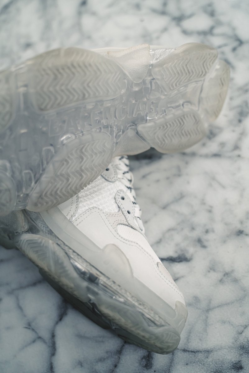 Balenciaga Triple S Clear Sole trainer - La Familia Street Culture - Balenciaga - Balenciaga Triple S Clear Sole trainer - La Familia Street Culture - All White - Balenci - Balenciaga