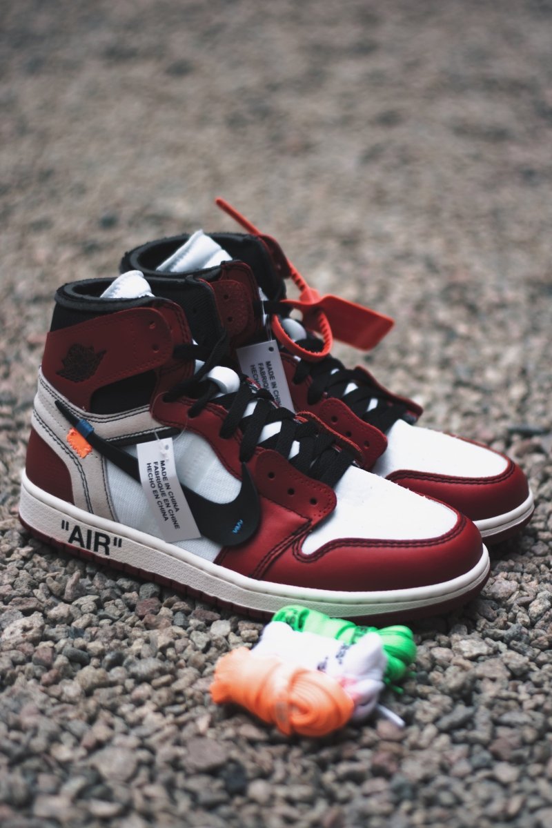 Jordan 1 Off - White retro The 10: Chicago - La Familia Street Culture - Air Jordan - Jordan 1 Off - White retro The 10: Chicago - La Familia Street Culture - Air Jordan - Chicago - Deconstructed