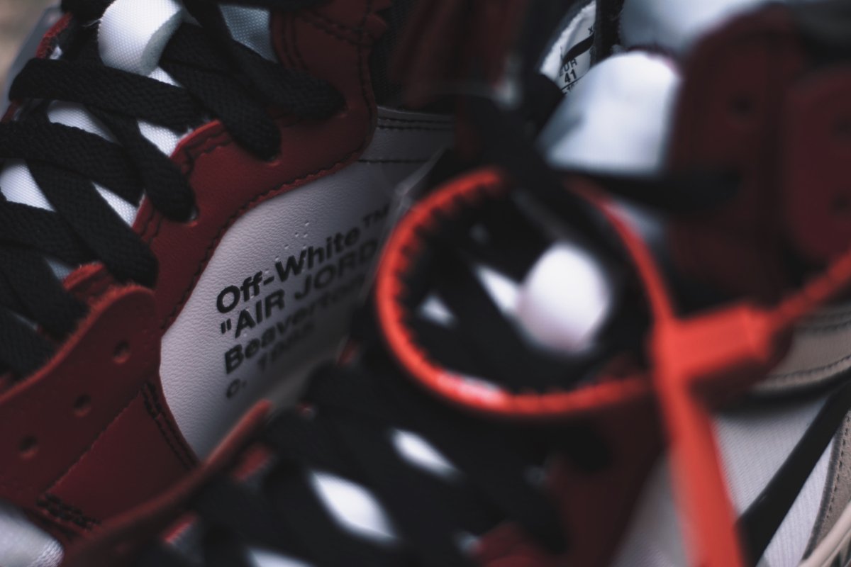 Jordan 1 Off - White retro The 10: Chicago - La Familia Street Culture - Air Jordan - Jordan 1 Off - White retro The 10: Chicago - La Familia Street Culture - Air Jordan - Chicago - Deconstructed