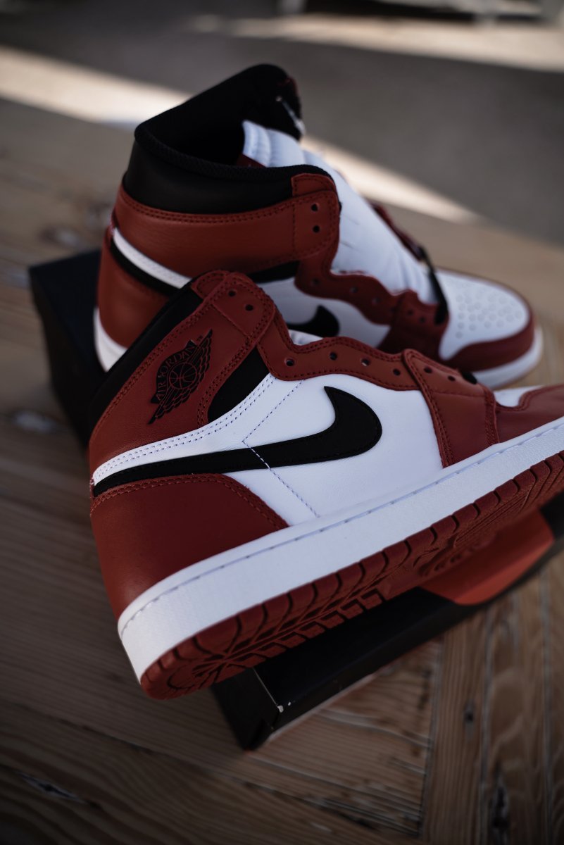Jordan 1 Retro Chicago (2015) - La Familia Street Culture - Air Jordan - Jordan 1 Retro Chicago (2015) - La Familia Street Culture - Air Jordan - Chicago - Jordans