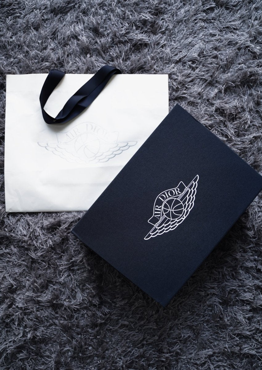 Jordan 1 Retro High Dior - La Familia Street Culture - Air Jordan - Jordan 1 Retro High Dior - La Familia Street Culture - air Dior - Air Jordan - Air Jordan 1