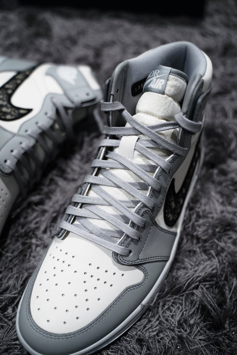 Jordan 1 Retro High Dior - La Familia Street Culture - Air Jordan - Jordan 1 Retro High Dior - La Familia Street Culture - air Dior - Air Jordan - Air Jordan 1