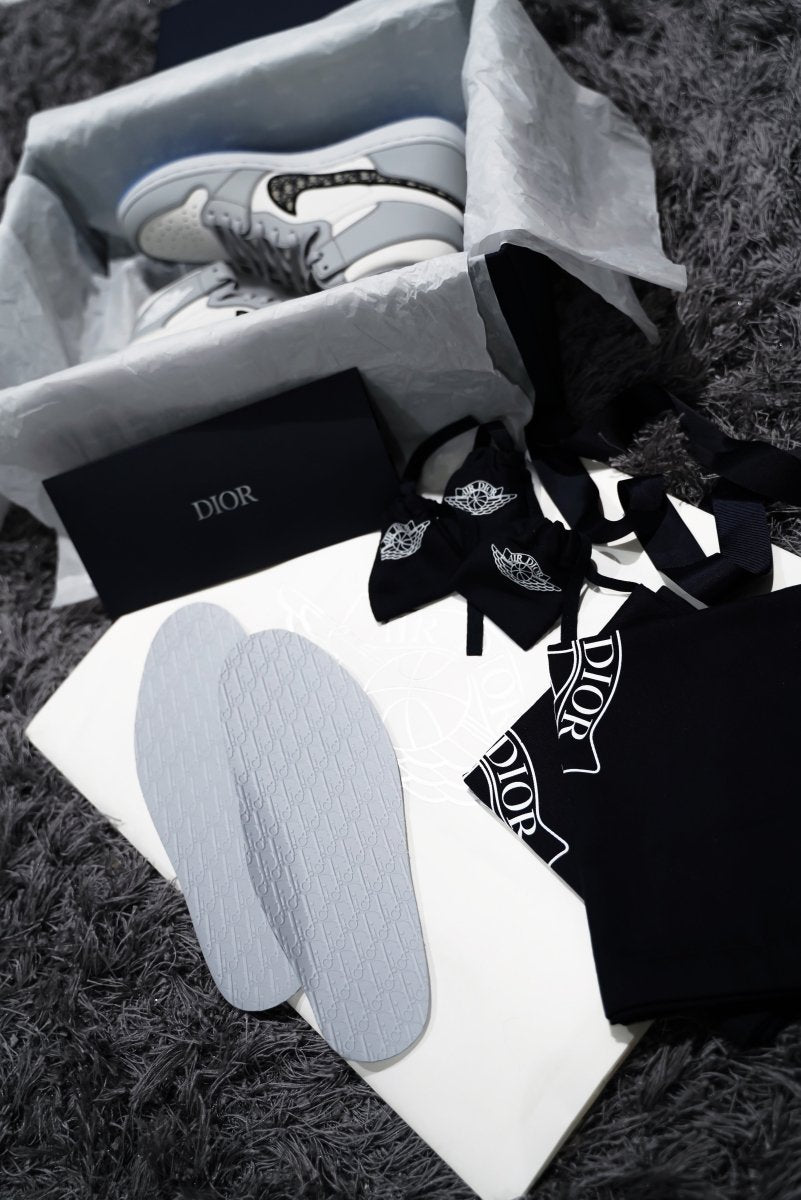 Jordan 1 Retro High Dior - La Familia Street Culture - Air Jordan - Jordan 1 Retro High Dior - La Familia Street Culture - air Dior - Air Jordan - Air Jordan 1