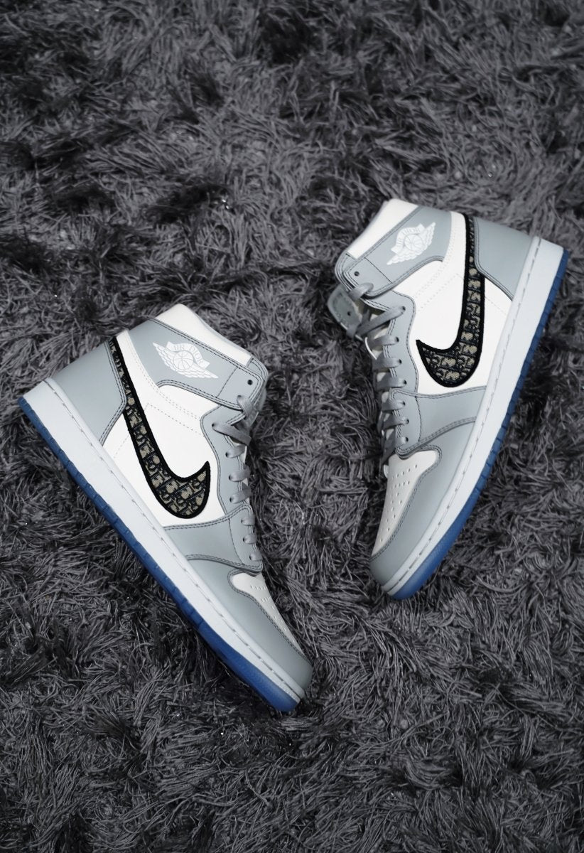 Jordan 1 Retro High Dior - La Familia Street Culture - Air Jordan - Jordan 1 Retro High Dior - La Familia Street Culture - air Dior - Air Jordan - Air Jordan 1