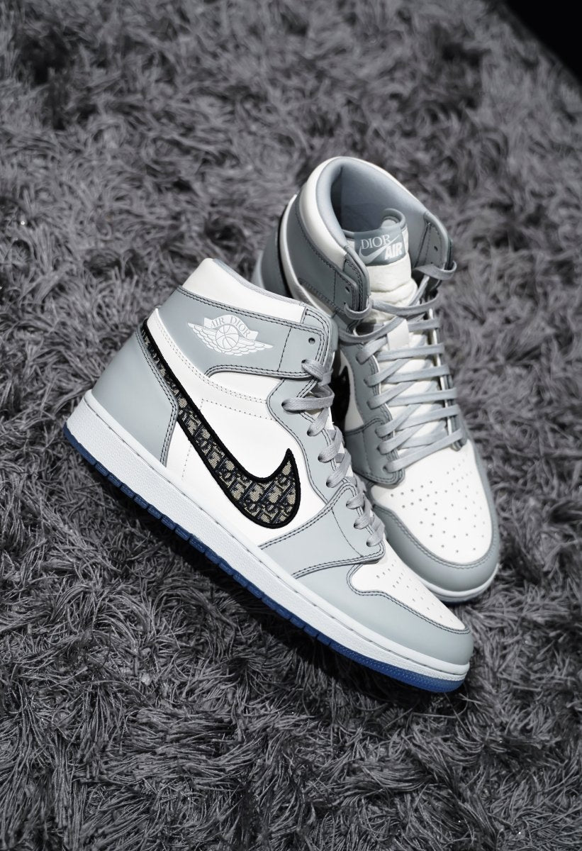 Jordan 1 Retro High Dior - La Familia Street Culture - Air Jordan - Jordan 1 Retro High Dior - La Familia Street Culture - air Dior - Air Jordan - Air Jordan 1