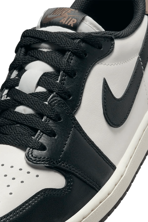 Jordan 1 Retro Low OG Mocha - La Familia Street Culture - Air Jordan - Jordan 1 Retro Low OG Mocha -