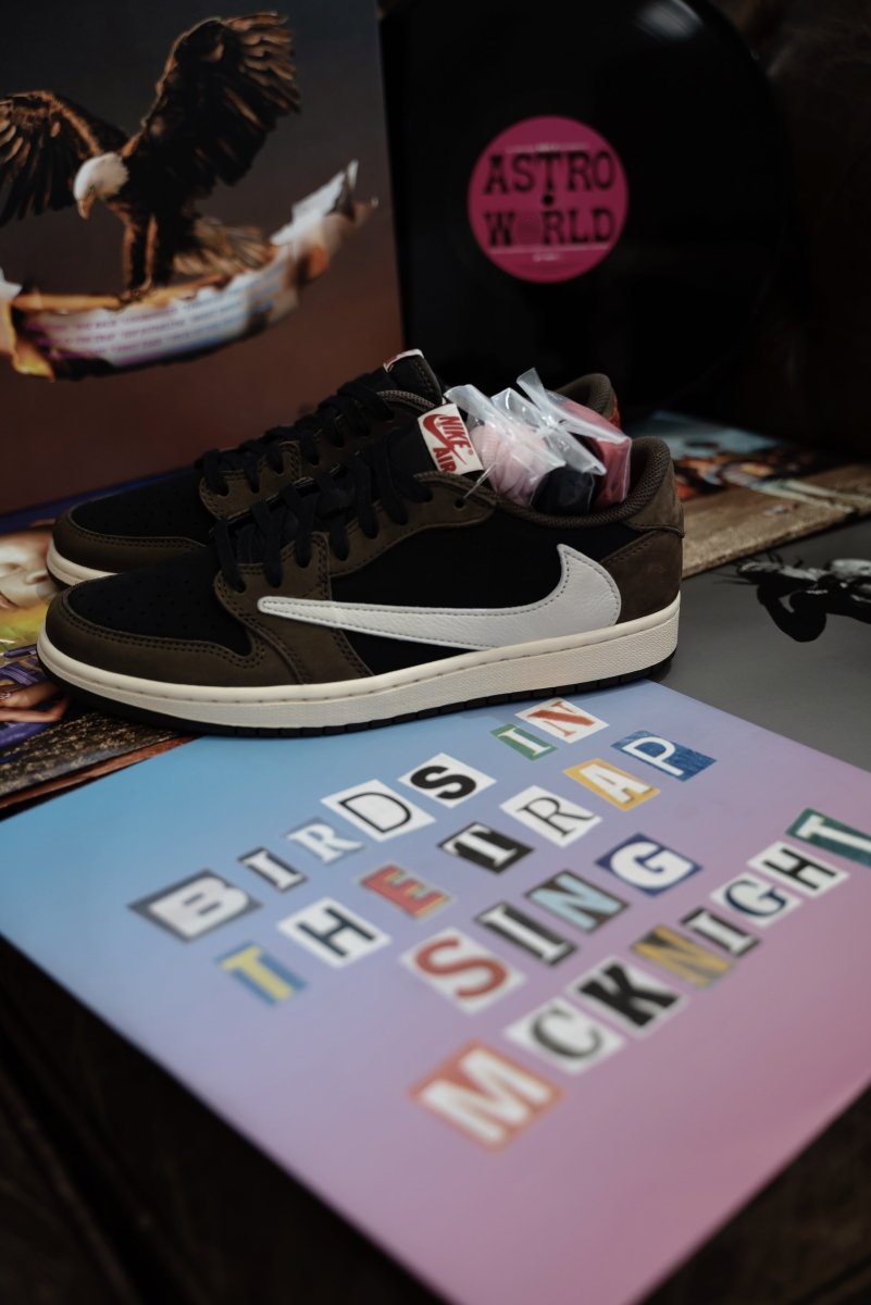 Jordan 1 Retro Low OG SP Travis Scott - La Familia Street Culture - Air Jordan - Jordan 1 Retro Low OG SP Travis Scott - La Familia Street Culture - Air Jordan - Air Jordan 1 - Air Jordan 1 low