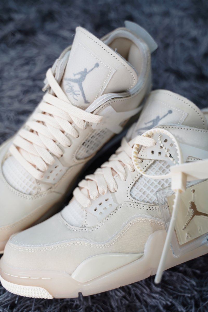 Jordan 4 retro Off - White sail (W) - La Familia Street Culture - Air Jordan - Jordan 4 retro Off - White sail (W) - La Familia Street Culture - Air Jordan - Air Jordan 4 - AJ