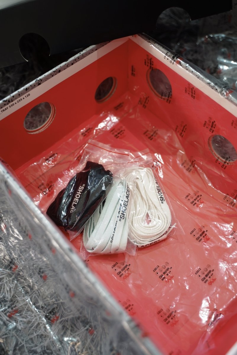 Jordan 4 retro Off - White sail (W) - La Familia Street Culture - Air Jordan - Jordan 4 retro Off - White sail (W) - La Familia Street Culture - Air Jordan - Air Jordan 4 - AJ