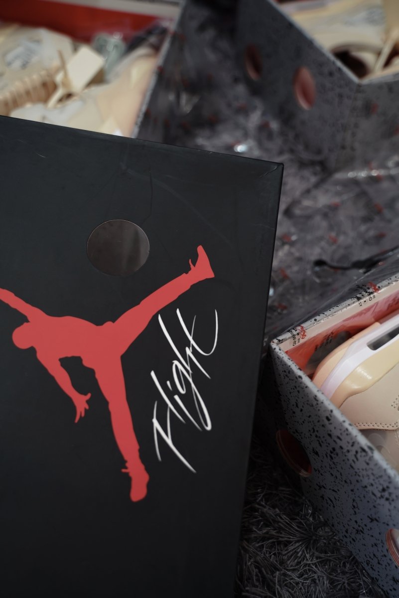 Jordan 4 retro Off - White sail (W) - La Familia Street Culture - Air Jordan - Jordan 4 retro Off - White sail (W) - La Familia Street Culture - Air Jordan - Air Jordan 4 - AJ