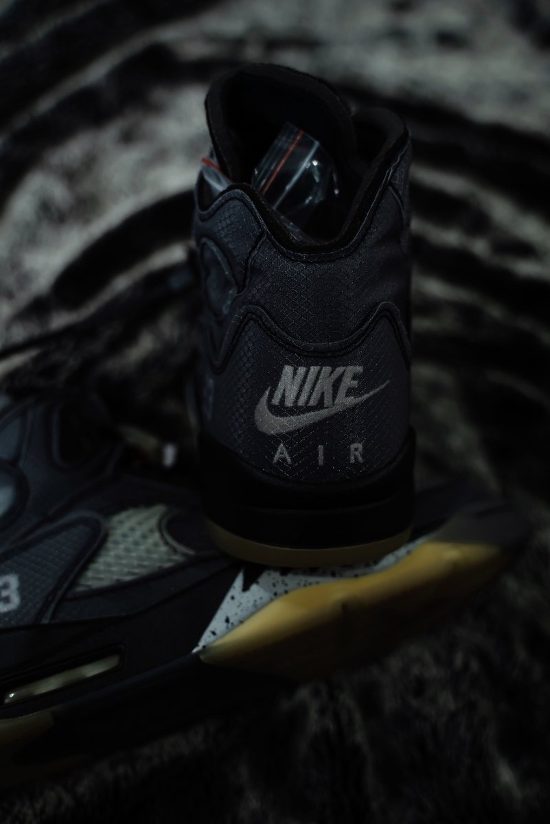 Jordan 5 Retro Off - White Black - La Familia Street Culture - Air Jordan - Jordan 5 Retro Off - White Black - La Familia Street Culture - Air Jordan - Air Jordan 5 - Basketball