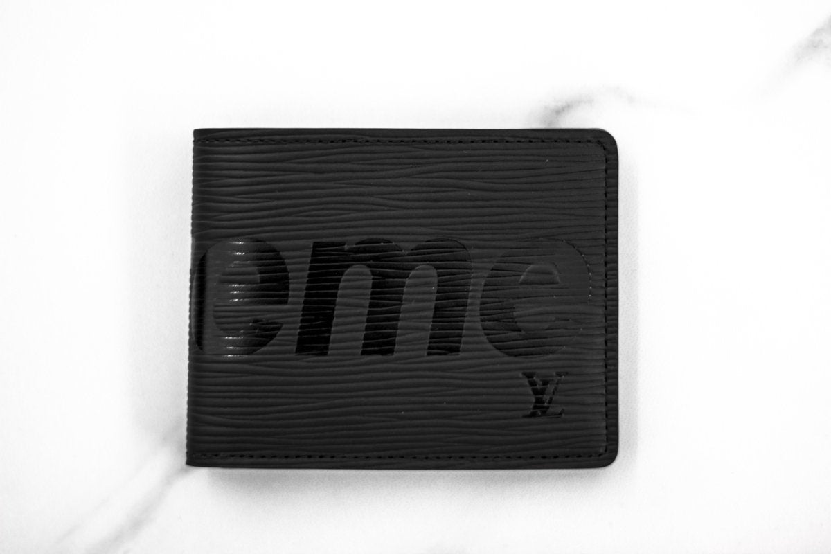 Louis Vuitton x Supreme slender wallet - La Familia Street Culture - Louis Vuitton - Louis Vuitton x Supreme slender wallet - La Familia Street Culture - Louis Vuitton x Supreme slender wallet -