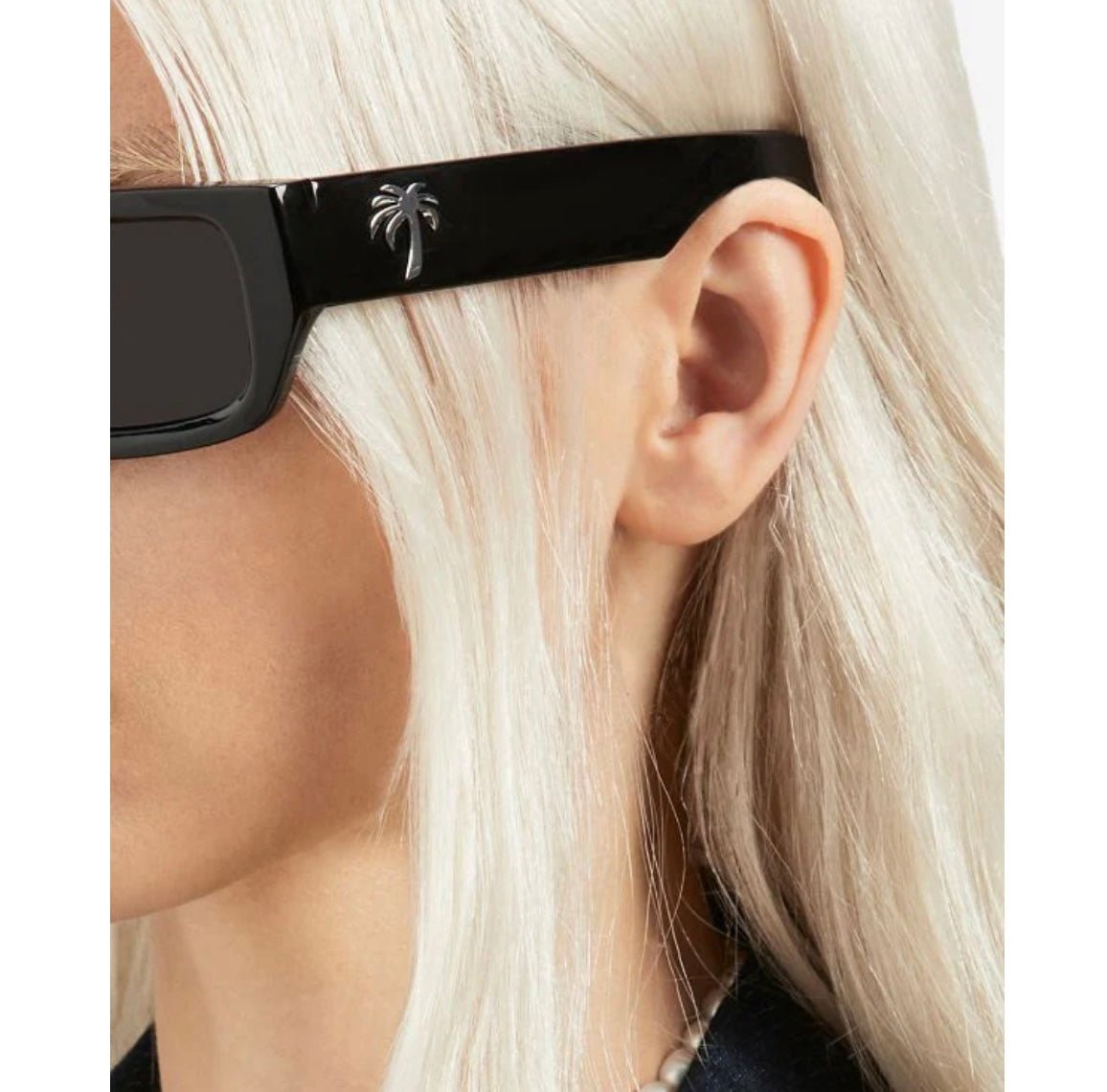 Palm Angels Sutter Rectangular Shape Sunglasses Black Dark Grey - La Familia Street Culture - PALM ANGELS - Palm Angels Sutter Rectangular Shape Sunglasses Black Dark Grey - La Familia Street Culture - online - Palm Angels Sutter Rectangular Shape Sunglasses Black Dark Grey -