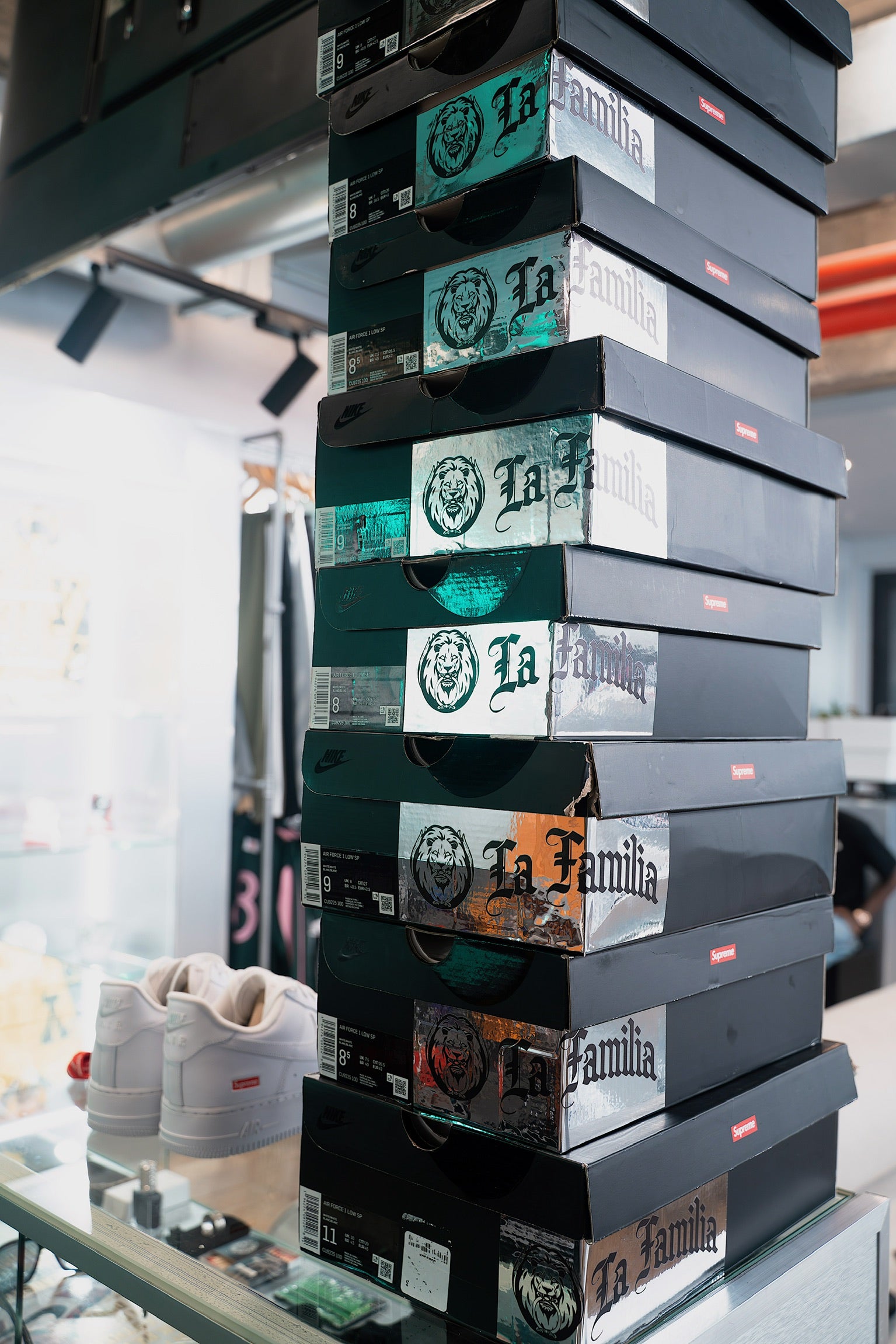 Shop the latest sneakers, high-end fashion and accessories with La Familia