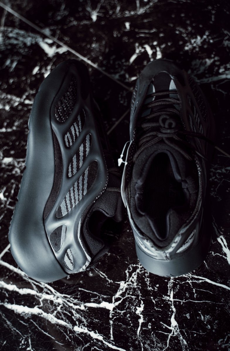 Adidas Yeezy 700 V3 Alvah - La Familia Street Culture - YEEZY - Adidas Yeezy 700 V3 Alvah - La Familia Street Culture - alvah - Kanye - Kanye West