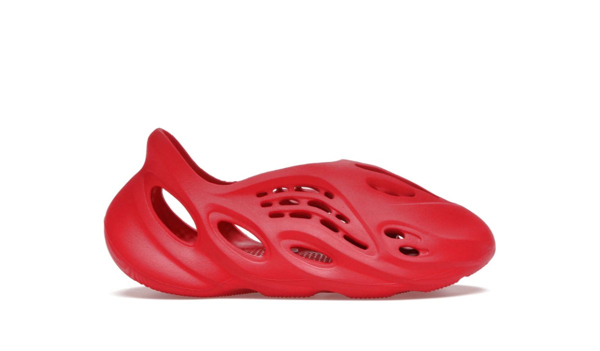 Adidas Yeezy Foam RNNR Vermillion - La Familia Street Culture - YEEZY - Adidas Yeezy Foam RNNR Vermillion - La Familia Street Culture - ye - 