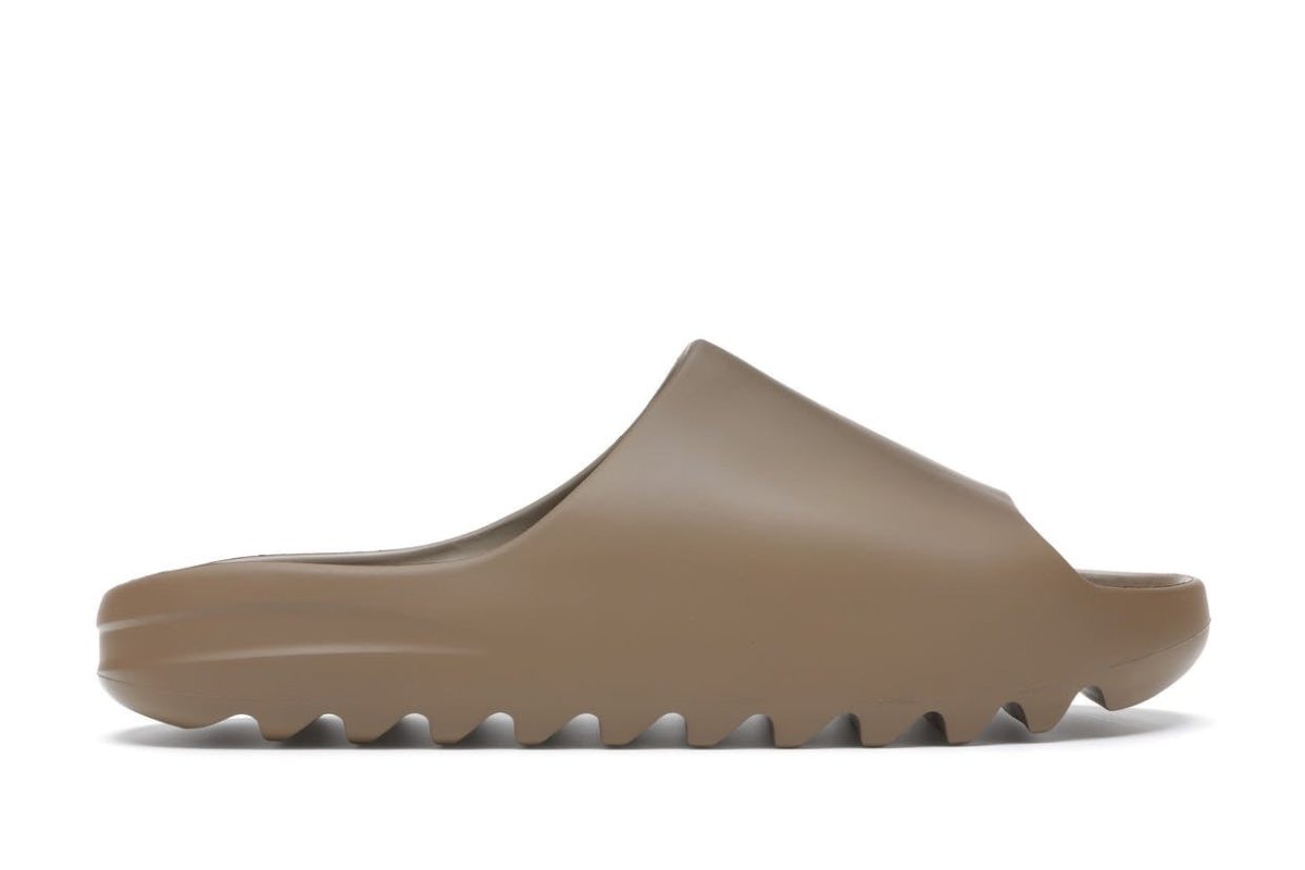Adidas Yeezy Slides “Core” - La Familia Street Culture - YEEZY - Adidas Yeezy Slides “Core” - La Familia Street Culture - 