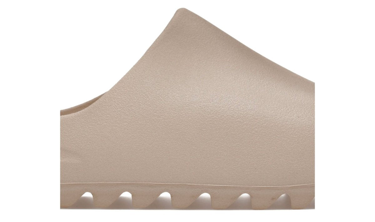 Adidas Yeezy Slides Pure - La Familia Street Culture - YEEZY - Adidas Yeezy Slides Pure - La Familia Street Culture - Adidas - Adidas Yeezy - Hype