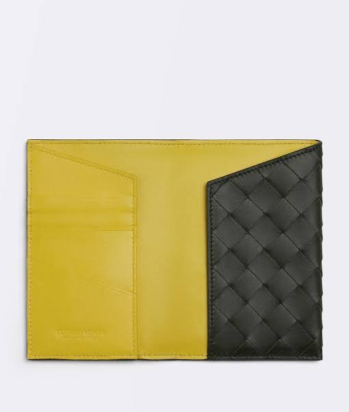 Bottega Veneta Passport Case Green - La Familia Street Culture - Bottega Veneta - Bottega Veneta Passport Case Green - La Familia Street Culture - Bottega Veneta Passport Case Green - 