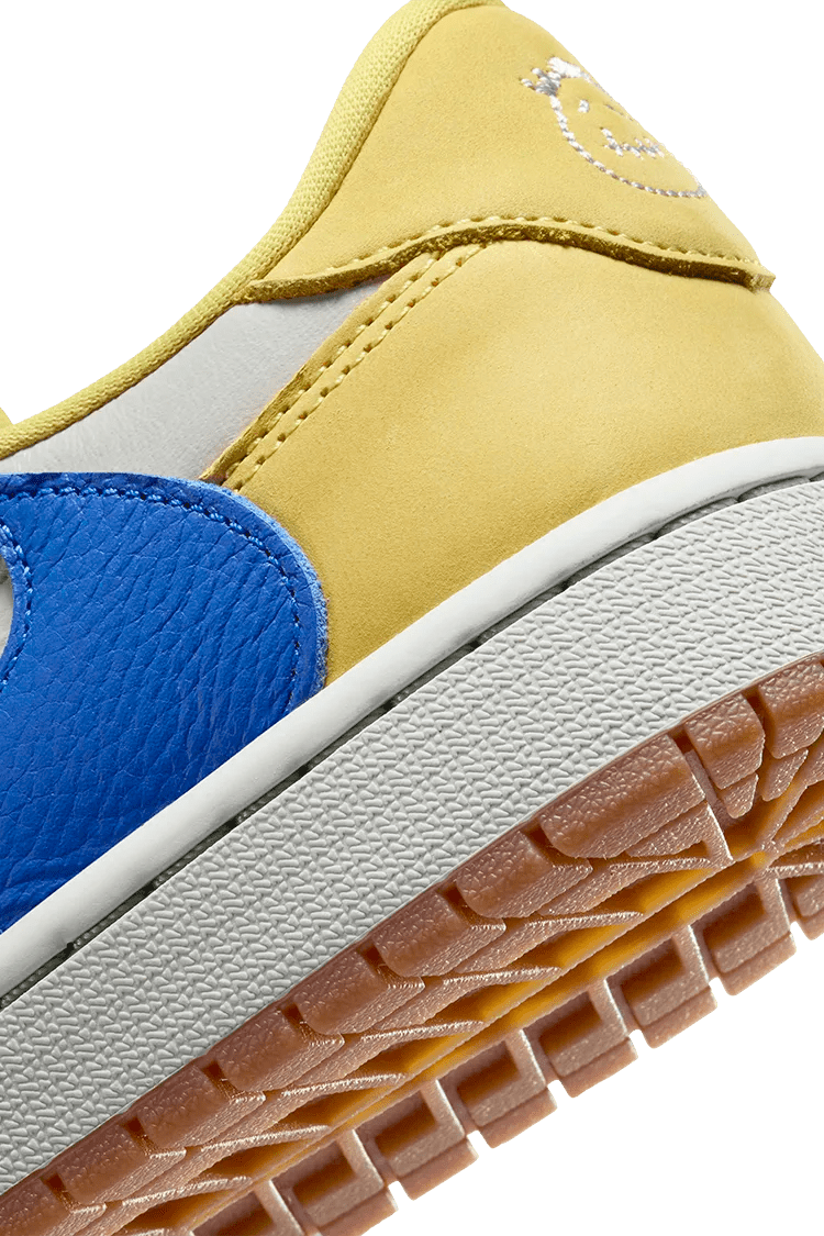 Jordan 1 Low OG X Travis Scott (Women’s) Canary - La Familia Street Culture - Air Jordan - Jordan 1 Low OG X Travis Scott (Women’s) Canary - Jordan 1 Low OG X Travis Scott (Women’s) - Jordan 1 Low OG X Travis Scott (Women’s) Canary - 