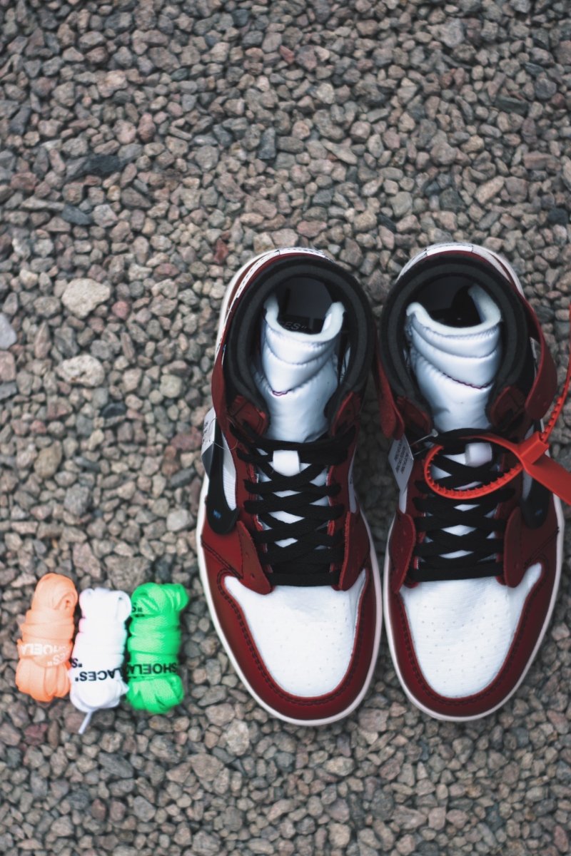 Jordan 1 Off - White retro The 10: Chicago - La Familia Street Culture - Air Jordan - Jordan 1 Off - White retro The 10: Chicago - La Familia Street Culture - Air Jordan - Chicago - Deconstructed