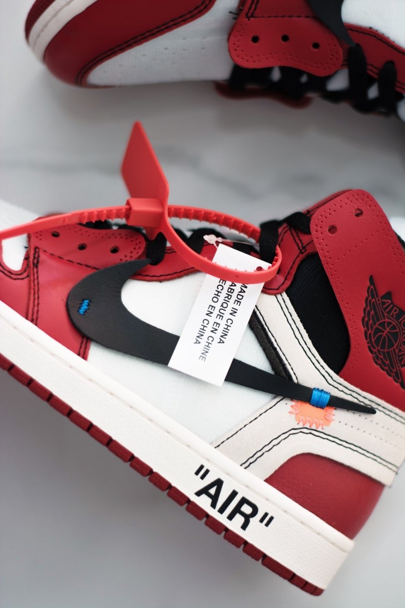 Jordan 1 Off - White retro The 10: Chicago - La Familia Street Culture - Air Jordan - Jordan 1 Off - White retro The 10: Chicago - La Familia Street Culture - Air Jordan - Chicago - Deconstructed