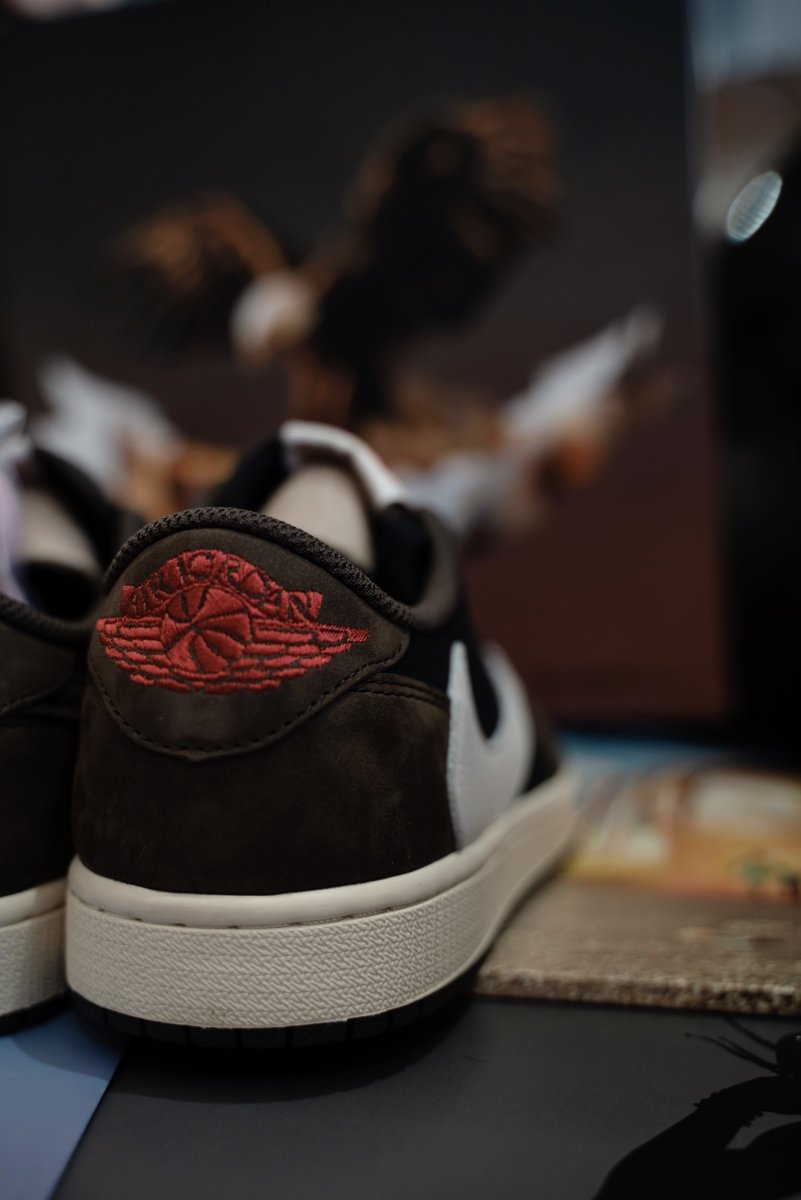 Jordan 1 Retro Low OG SP Travis Scott - La Familia Street Culture - Air Jordan - Jordan 1 Retro Low OG SP Travis Scott - La Familia Street Culture - Air Jordan - Air Jordan 1 - Air Jordan 1 low