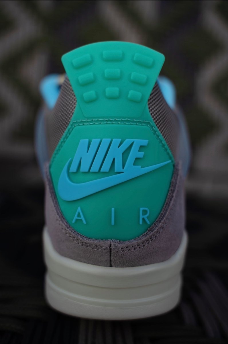 Jordan 4 Retro SP 30th Anniversary Union Taupe Haze - La Familia Street Culture - Air Jordan - Jordan 4 Retro SP 30th Anniversary Union Taupe Haze - La Familia Street Culture - 