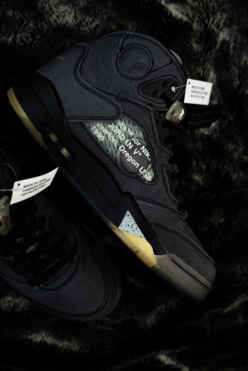 Jordan 5 Retro Off - White Black - La Familia Street Culture - Air Jordan - Jordan 5 Retro Off - White Black - La Familia Street Culture - Air Jordan - Air Jordan 5 - Basketball