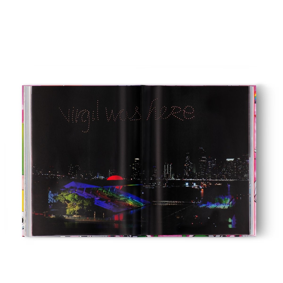 Louis Vuitton Virgil Abloh Book - La Familia Street Culture - Louis Vuitton - Louis Vuitton - Louis Vuitton Virgil Abloh Book - LV